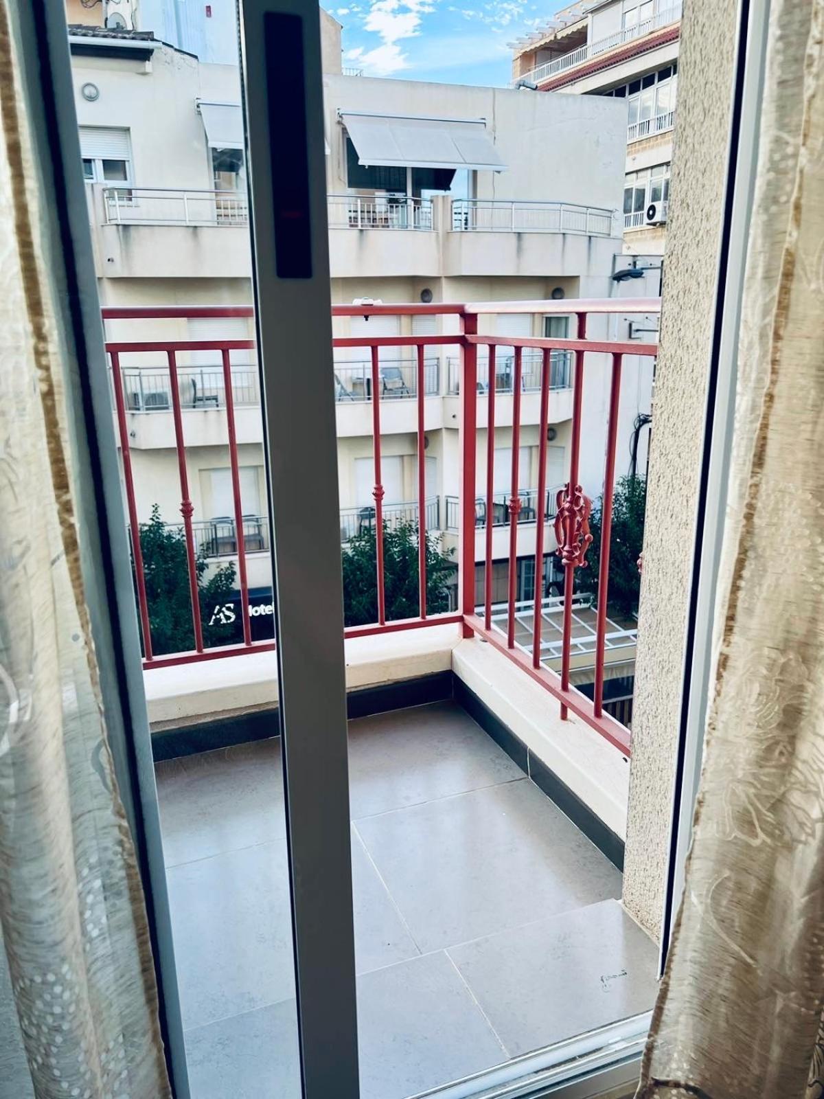 Nice And New Furnished Apartments In Torrevieja Centre Buitenkant foto